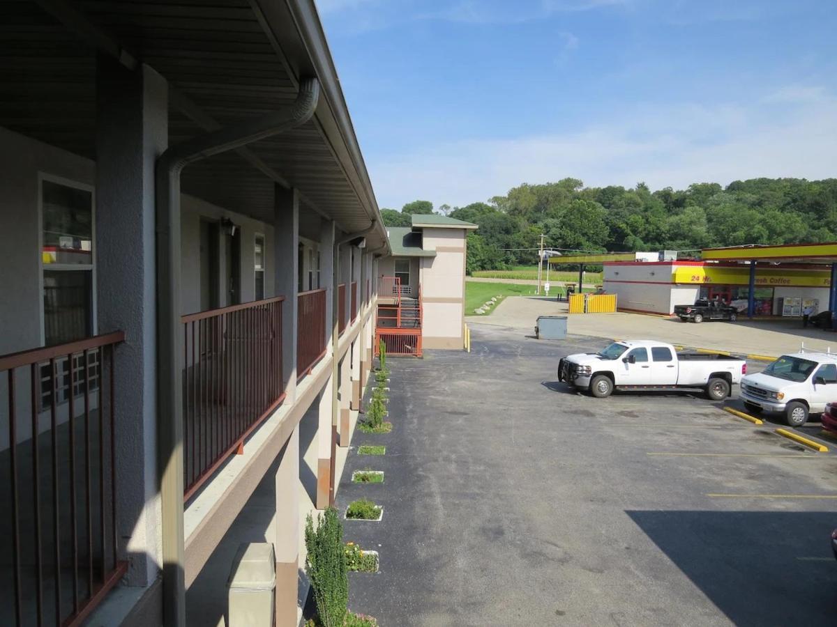 First Western Inn Caseyville Zewnętrze zdjęcie