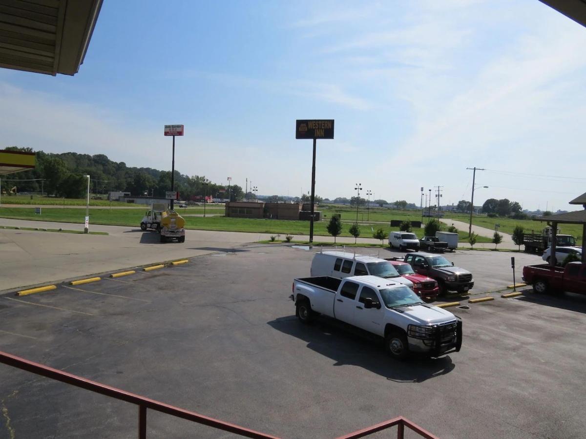 First Western Inn Caseyville Zewnętrze zdjęcie