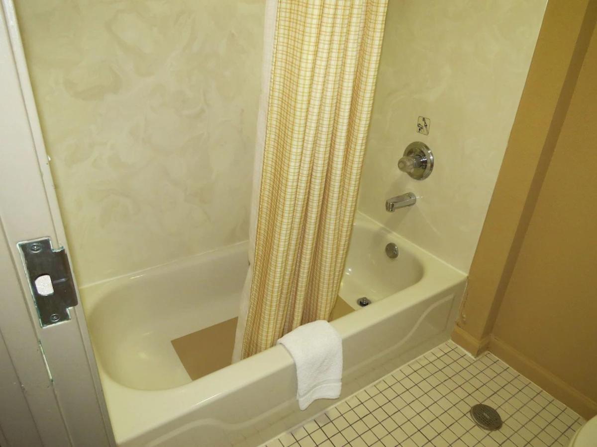 First Western Inn Caseyville Zewnętrze zdjęcie